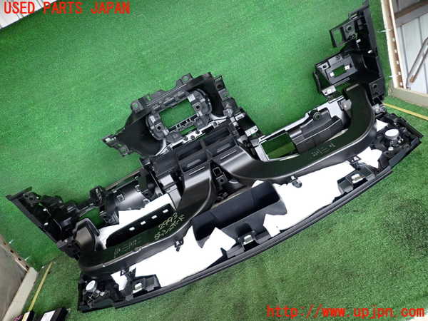 2UPJ-9229937505]ジープ・レネゲード(BU14)ダッシュボード 中古_5