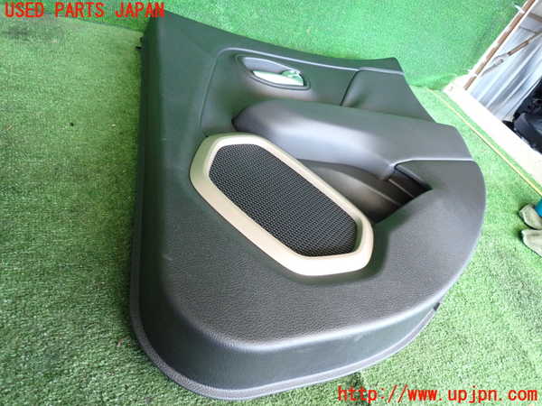 2UPJ-9229931294]ジープ・レネゲード(BU14)右後ドア内張り 中古_3