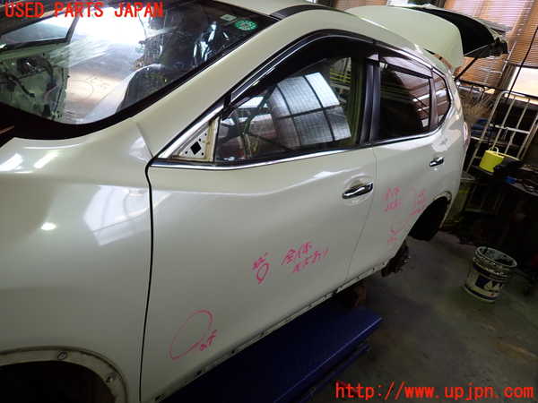 1UPJ-9229951260]エクストレイル(NT32)左前ドア NSG M3O8 中古_3
