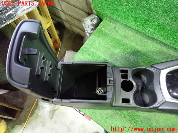 1UPJ-9229957540]エクストレイル(NT32)センターコンソール 中古_3