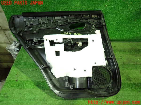 1UPJ-9229951294]エクストレイル(NT32)右後ドア内張り 中古_4