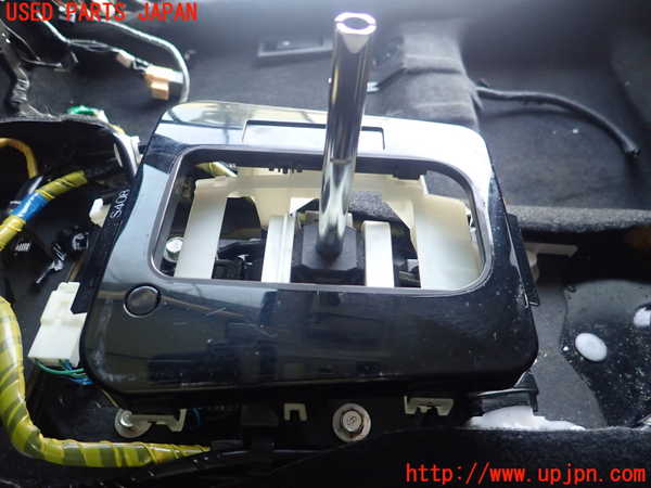 1UPJ-9229967555]レヴォーグ(VM4)ATシフトレバー 中古_2
