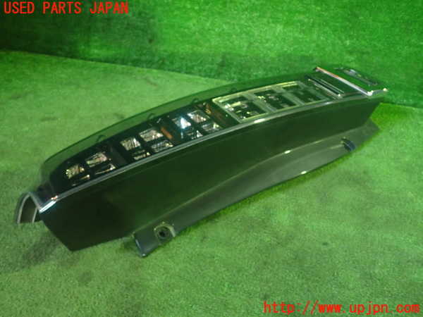 1UPJ-9229971530]ヴォクシー(ノア)(ZRR80W)右テールランプ 中古_2