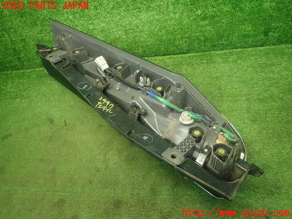 1UPJ-9229971536]ヴォクシー(ノア)(ZRR80W)左テールランプ 中古_3