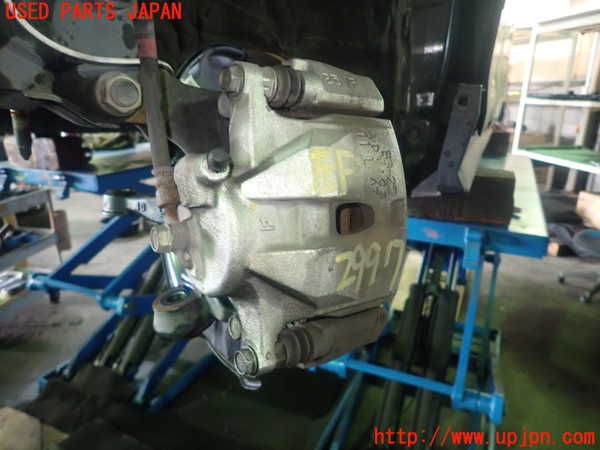 1UPJ-9229974085]ヴォクシー(ノア)(ZRR80W)左フロントキャリパー 中古_2
