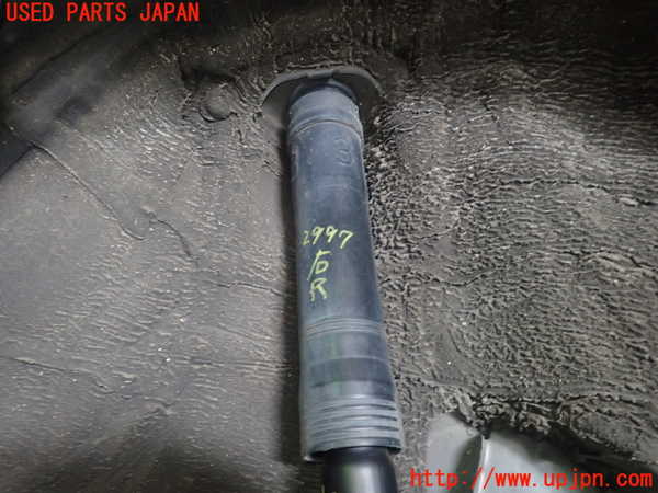 1UPJ-9229975070]ヴォクシー(ノア)(ZRR80W)右リアショックアブソーバー 中古_2