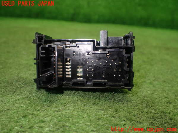1UPJ-9229976245]ヴォクシー(ノア)(ZRR80W)左前パワーウィンドウスイッチ 中古_4