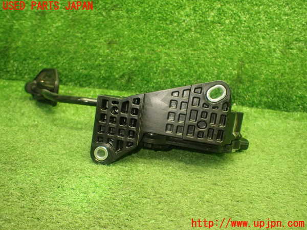 1UPJ-9229976382]ヴォクシー(ノア)(ZRR80W)センサー2 (アクセルペダル) 中古_3