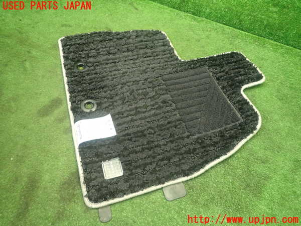 1UPJ-9229977800]ヴォクシー(ノア)(ZRR80W)フロアマット 中古_3