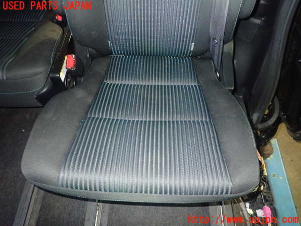 1UPJ-9229977175]ヴォクシー(ノア)(ZRR80W)左2列目シート 中古_2