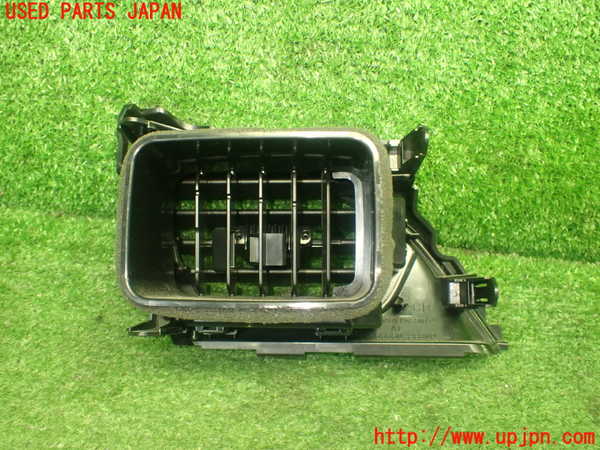 1UPJ-9229977526]ヴォクシー(ノア)(ZRR80W)エアコン吹き出し口1 (右) 中古_4
