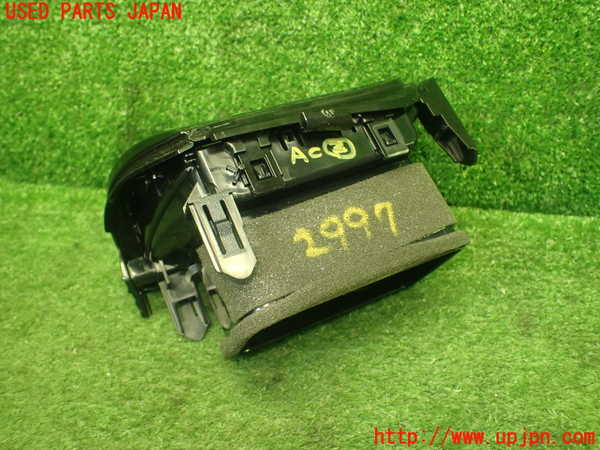 1UPJ-9229977527]ヴォクシー(ノア)(ZRR80W)エアコン吹き出し口2 (左) 中古_3