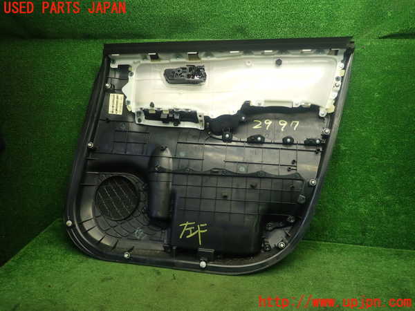 1UPJ-9229971264]ヴォクシー(ノア)(ZRR80W)左前ドア内張り 中古_5