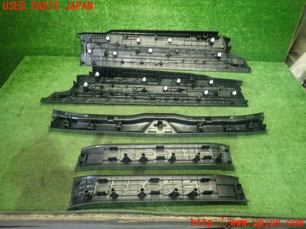 1UPJ-9229977740]ヴォクシー(ノア)(ZRR80W)スカッフプレート 中古_2
