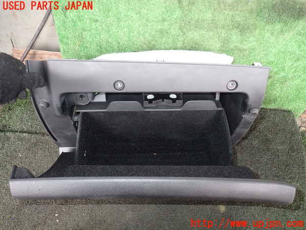 5UPJ-9230007516]ジープ・グランドチェロキー(WK36TA)グローブボックス1 中古_2