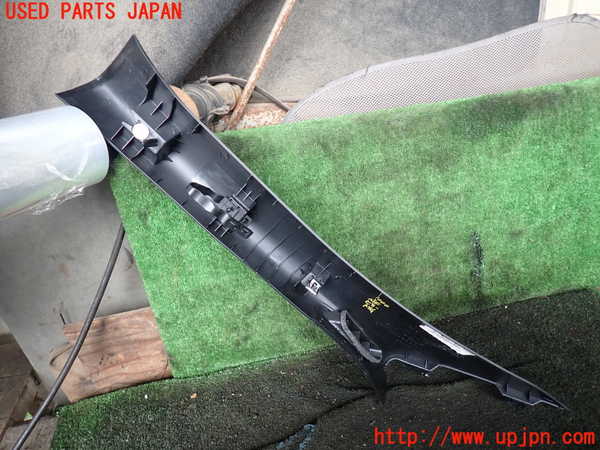 1UPJ-9230007655]ジープ・グランドチェロキー(WK36TA)右フロントピラートリム 中古_2