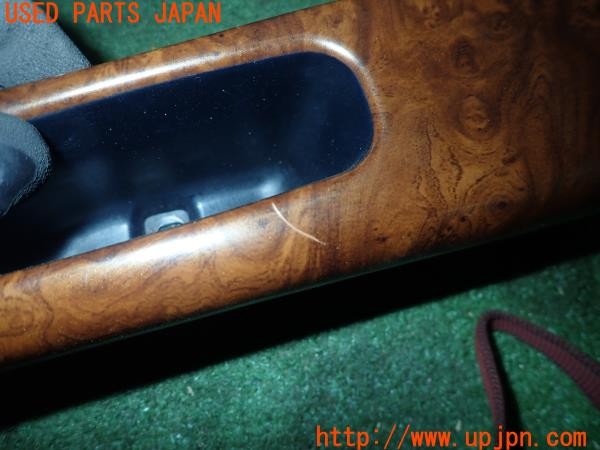 3UPJ=9230010645]デリカスペースギア(PD6W)後期 純正 木目パネル センターパネル ドアスイッチパネル 中古_4