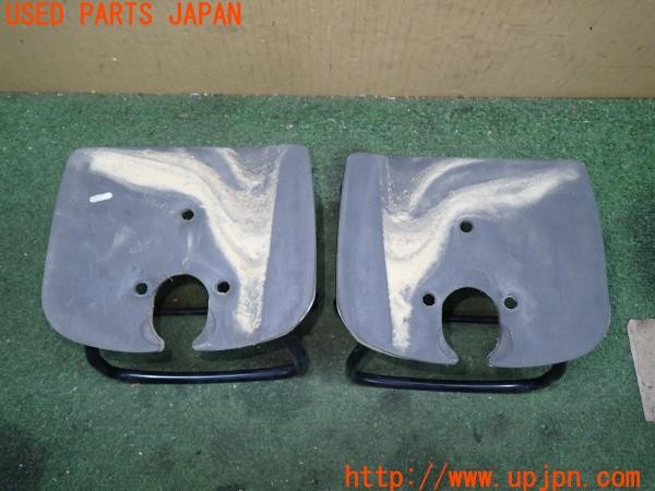 3UPJ=9230020012]ジープ ラングラー スポーツ(TJ40S)社外 テールランプガード グリル 中古_4