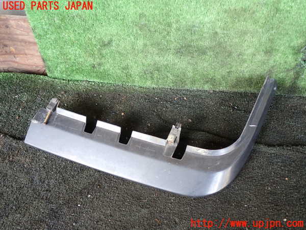 1UPJ-9230031140]デリカ スターワゴン(P25W)右ヘッドライトリム 中古_2