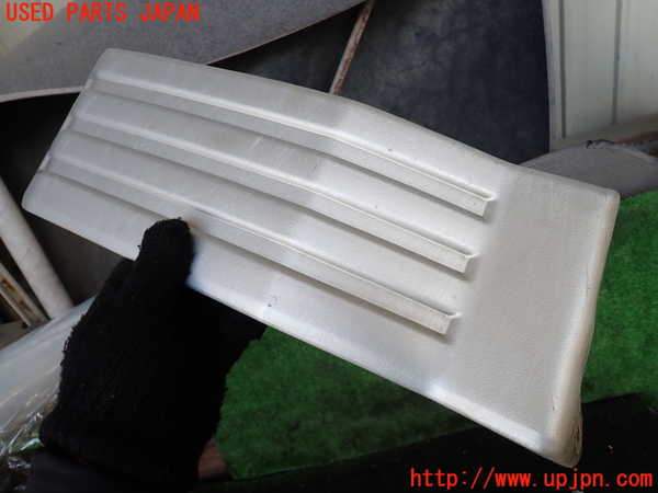 1UPJ-9230031100]デリカ スターワゴン(P25W)右前コーナーパネル 中古_2