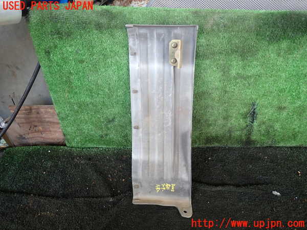 1UPJ-9230031100]デリカ スターワゴン(P25W)右前コーナーパネル 中古_3
