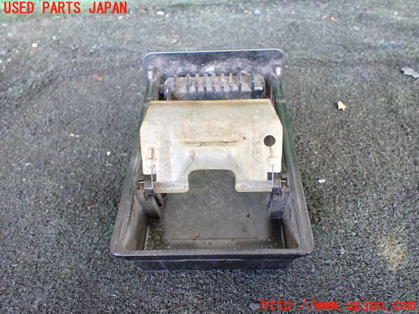 1UPJ-9230037821]デリカ スターワゴン(P25W)灰皿1 中古_3