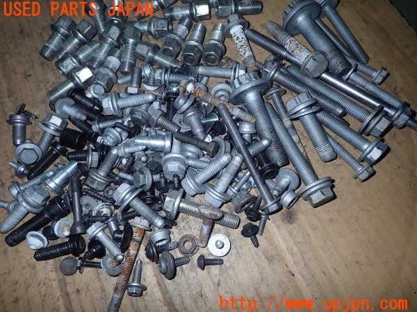 3UPJ=9230050720]アウディ A3 スポーツバック(8VCXS)ネジ・ナット・ステー類 セット ジャンク_3