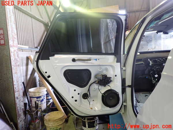 1UPJ-9230051320]アウディ・A3 スポーツバック(8VCXS)左後ドア SEKURIT M23100 中古_3