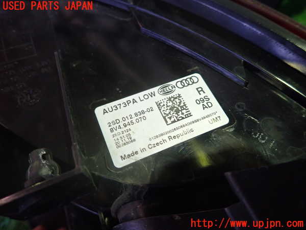 1UPJ-9230051530]アウディ・A3 スポーツバック(8VCXS)右テールランプ 中古_2