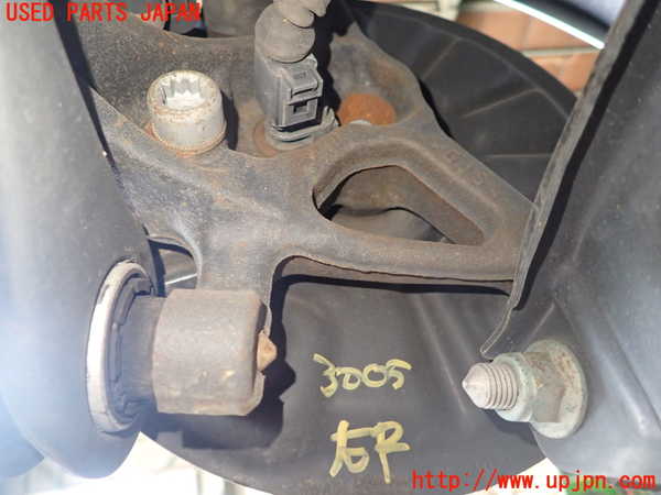 1UPJ-9230054300]アウディ・A3 スポーツバック(8VCXS)右リアナックルハブ 中古_2