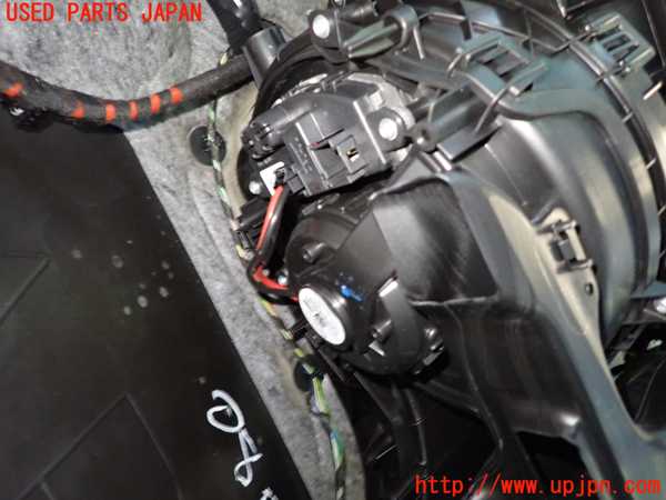 1UPJ-9230056081]アウディ・A3 スポーツバック(8VCXS)エバポレーター1 中古_4