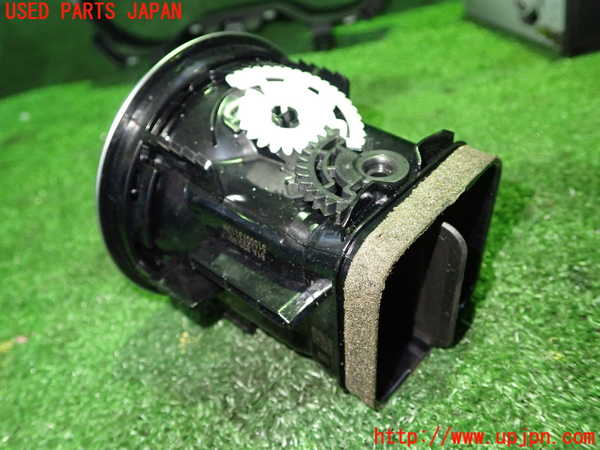 1UPJ-9230057526]アウディ・A3 スポーツバック(8VCXS)エアコン吹き出し口1 (右) 中古_3