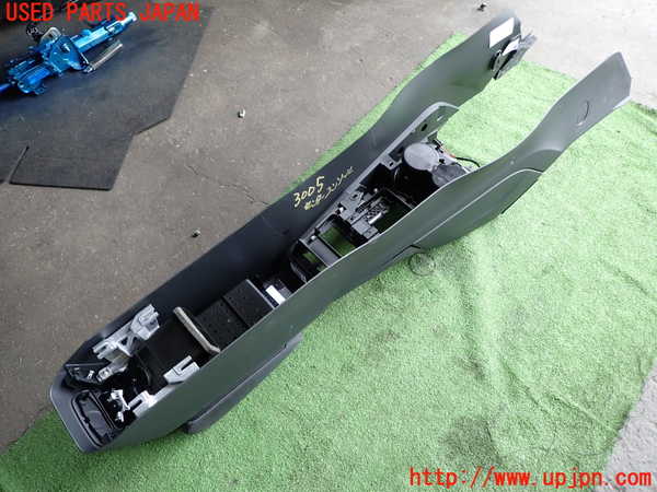 1UPJ-9230057540]アウディ・A3 スポーツバック(8VCXS)センターコンソール 中古_5