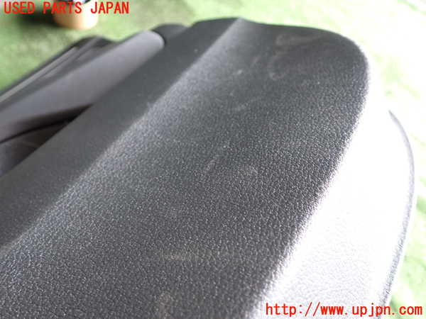 1UPJ-9230051234]アウディ・A3 スポーツバック(8VCXS)右前ドア内張り 中古_2