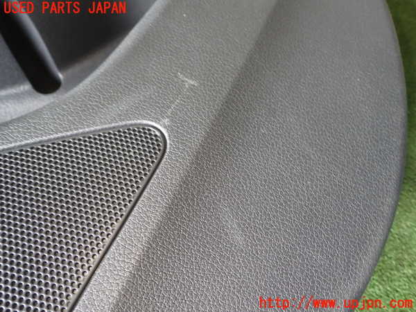 1UPJ-9230051294]アウディ・A3 スポーツバック(8VCXS)右後ドア内張り 中古_2