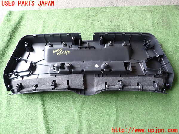 1UPJ-9230051578]アウディ・A3 スポーツバック(8VCXS)バックドア内張り 中古_4