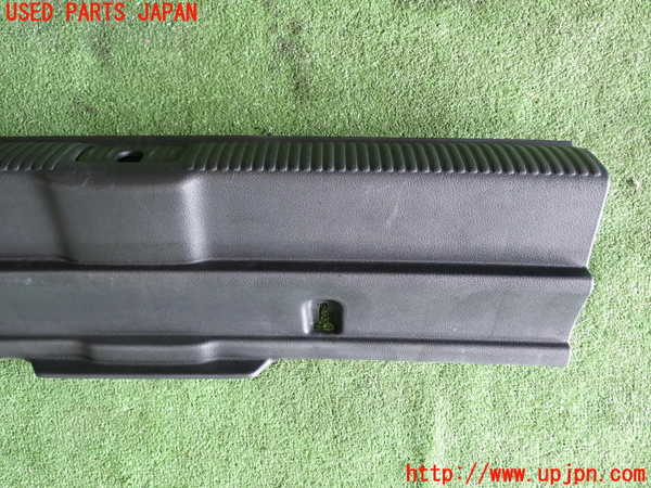 1UPJ-9230057772]アウディ・A3 スポーツバック(8VCXS)ラゲッジトレイ2 中古_2