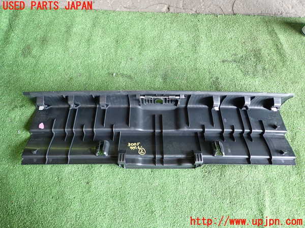 1UPJ-9230057772]アウディ・A3 スポーツバック(8VCXS)ラゲッジトレイ2 中古_5