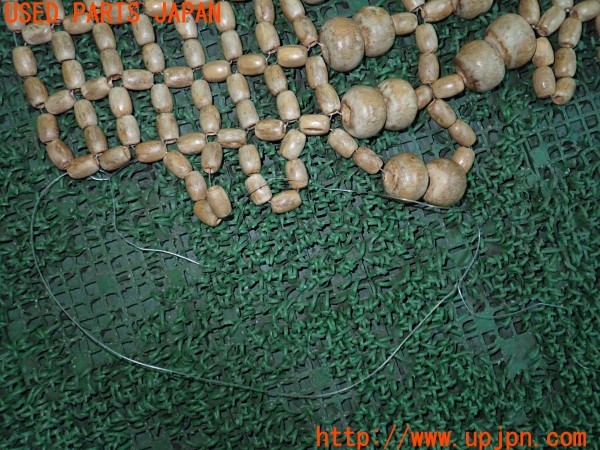 3UPJ=9230060001]ランクルプラド(KDJ95W)後期 社外 シートカバー ウッドビーズシートカバー 運転席側 中古_3