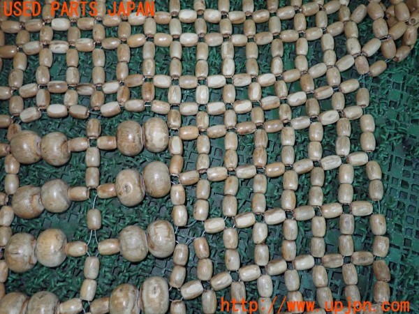 3UPJ=9230060001]ランクルプラド(KDJ95W)後期 社外 シートカバー ウッドビーズシートカバー 運転席側 中古_4