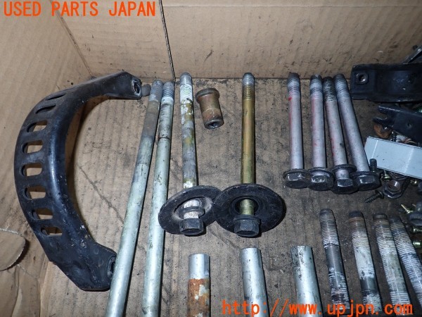 3UPJ=9230060720]ランクルプラド(KDJ95W)後期 ネジ・ナット・ステー類 セット ジャンク_2