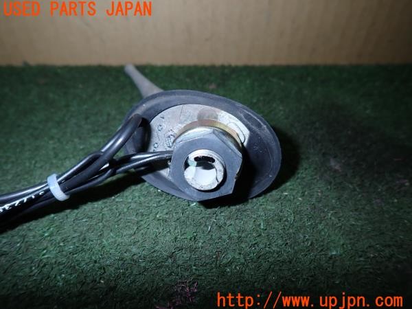 3UPJ=9230070003]アルファロメオ 147 GTA(937AXL)純正? アンテナベース 社外 ショートアンテナ 中古_4