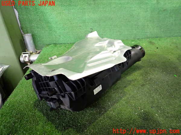 2UPJ-9230082560]ベンツ SLC200(172434)(R172)エアクリーナーボックス 中古_2