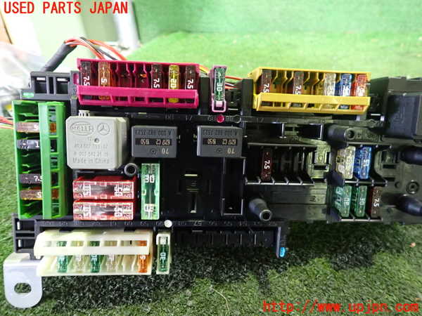 2UPJ-9230086741]ベンツ SLC200(172434)(R172)ヒューズボックス1 中古_3