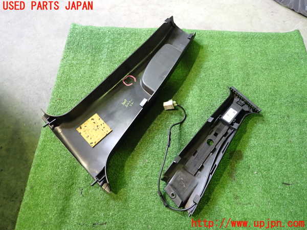 2UPJ-9230097665]アルファロメオ・156 GTA(932AXB)右センターピラートリム 中古_3