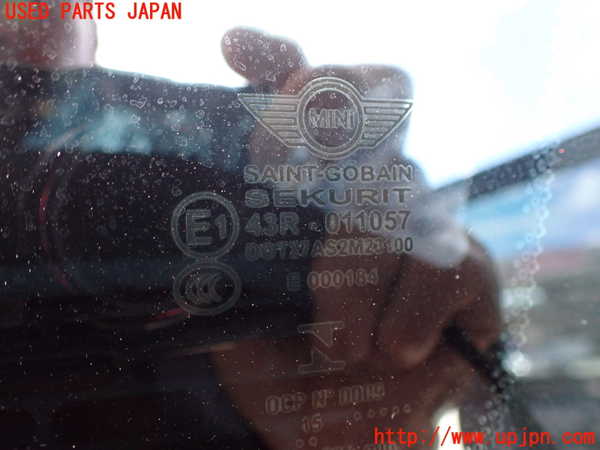 2UPJ-9230101380]BMW ミニ(MINI)クーパーS クラブマン(LN20)右クォーターガラス (43R-011057) 中古 (F54)_2
