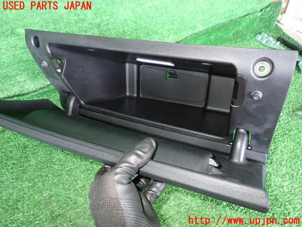 2UPJ-9230107516]BMW ミニ(MINI)クーパーS クラブマン(LN20)グローブボックス1 中古 (F54)_3