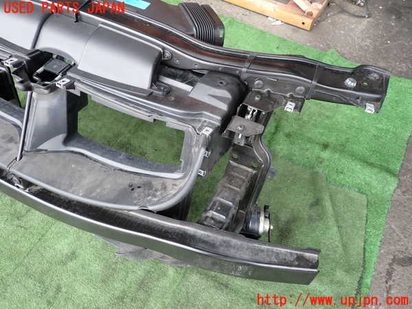 2UPJ-9230121041]BMW 325i(VB25)(E90)コアサポート 中古_2