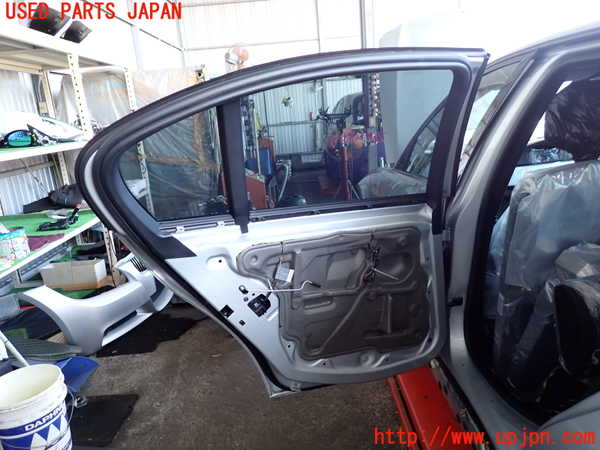 2UPJ-9230121320]BMW 325i(VB25)(E90)左後ドア 中古(43R-001582 M3240)_2