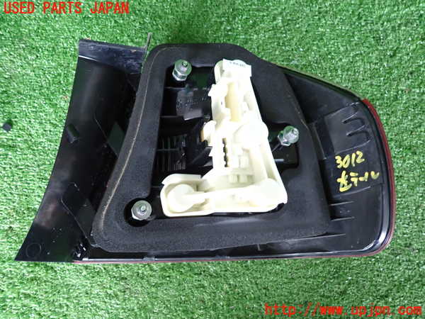 2UPJ-9230121536]BMW 325i(VB25)(E90)左テールランプ 中古_3